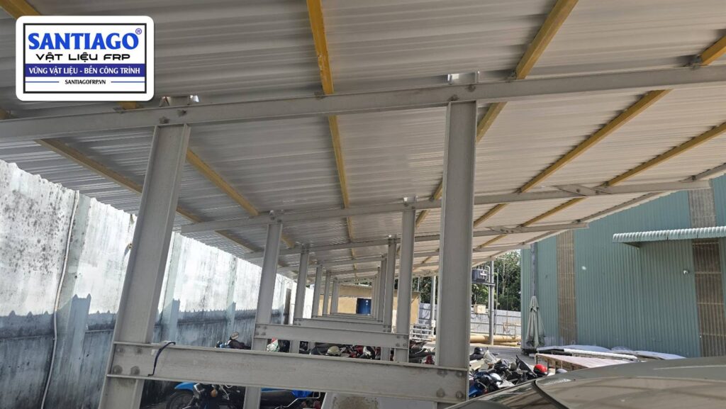 Mái che dài xà gồ composite vàng