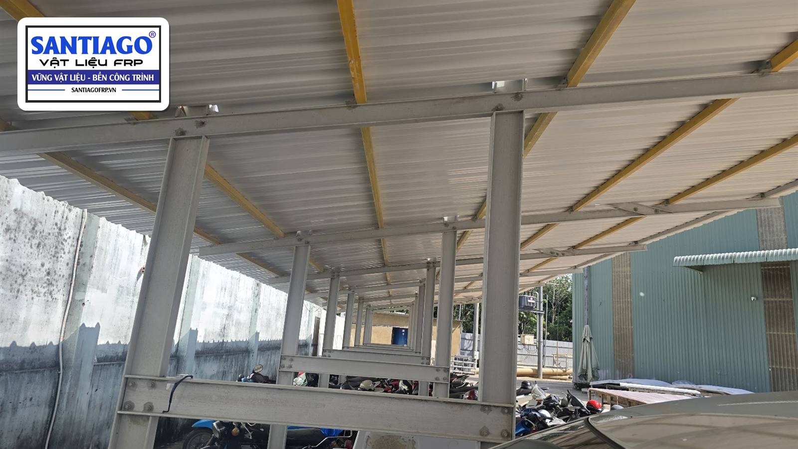Mái che dài xà gồ composite vàng