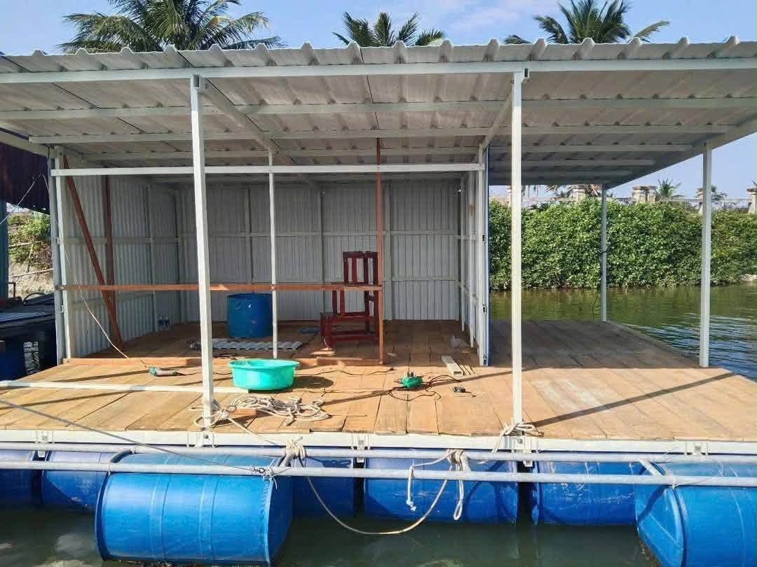 Nhà bè sàn gỗ phao xanh composite
