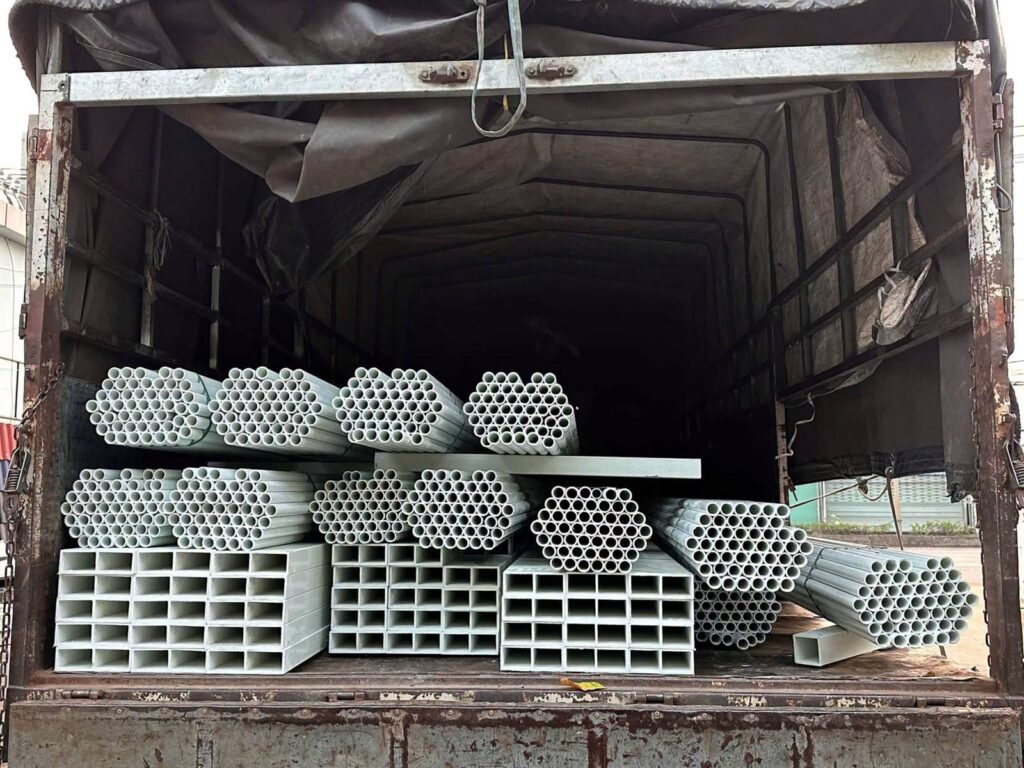 Ống và hộp composite trong thùng xe