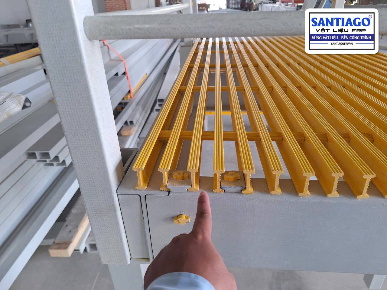 Tay chỉ grating FRP vàng