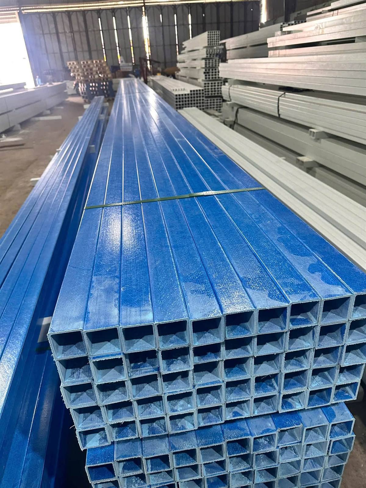 Thanh hộp composite xanh dương mặt cắt