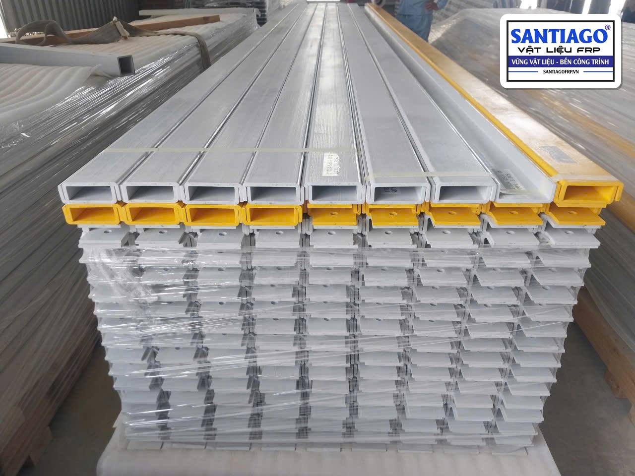 Xà gồ chữ C composite xếp kho
