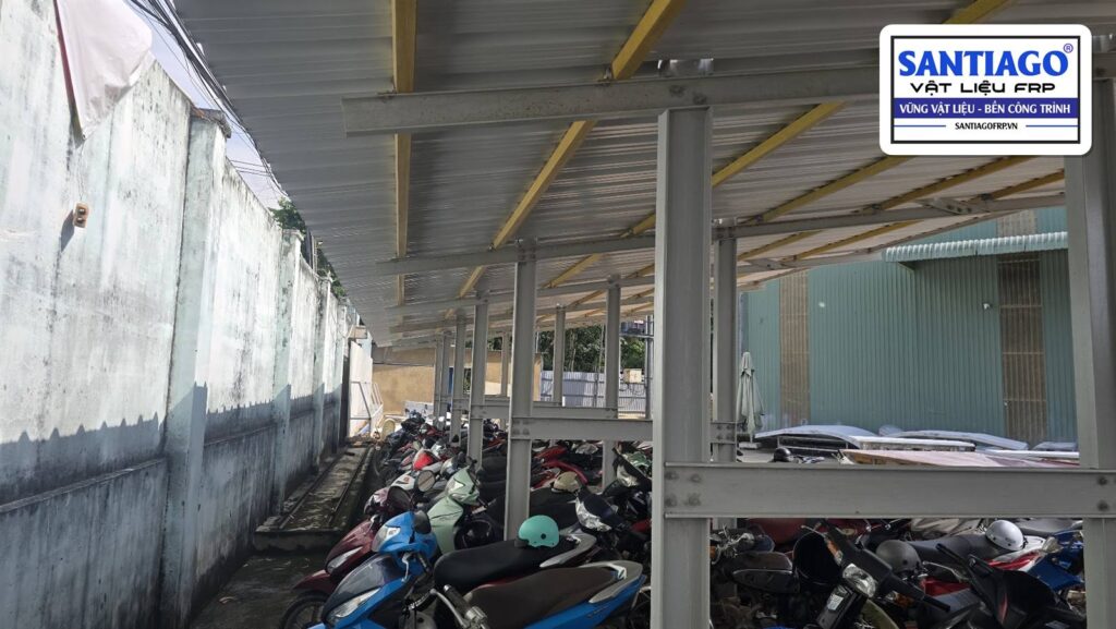 Xà gồ composite mái che bãi xe máy