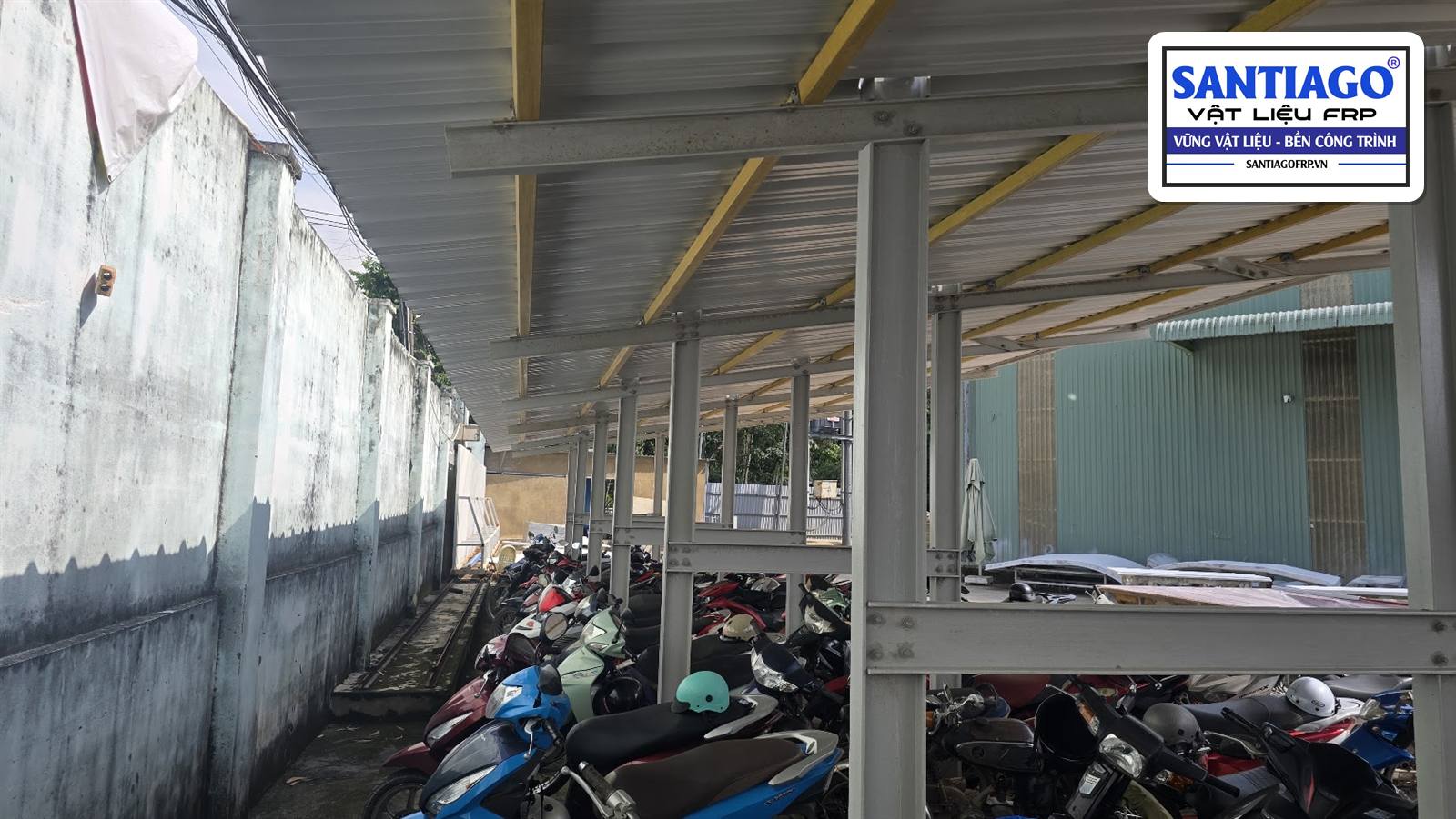 Xà gồ composite mái che bãi xe máy