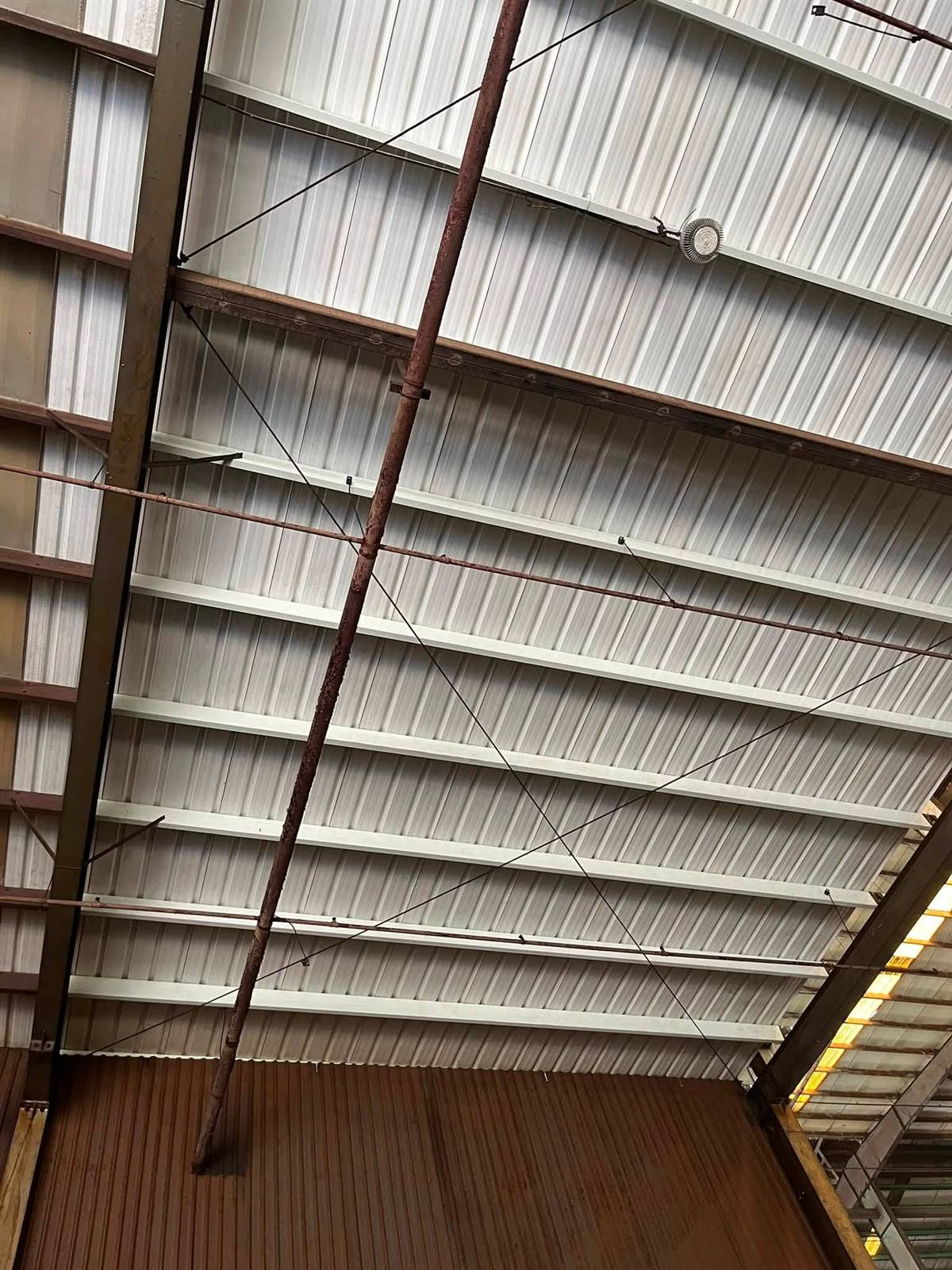 Xà gồ composite mái tôn nhà xưởng