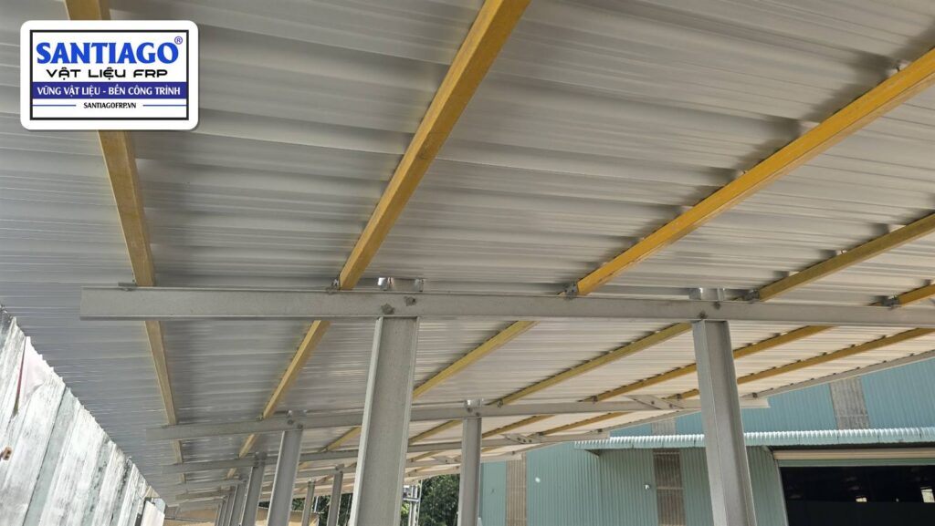 Xà gồ composite vàng gác dầm khung